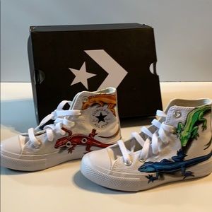 Converse all star shoes size 12 kids gecko lizard